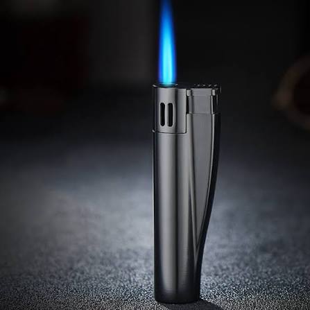Briquet à flamme jet avec une flamme bleue sous pression